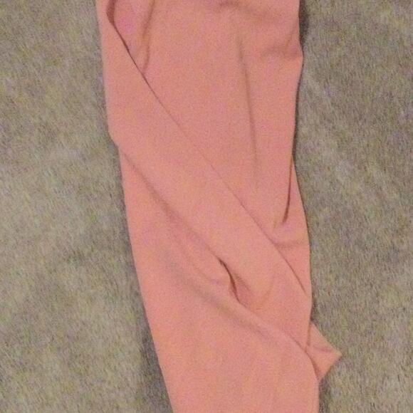 ONE SHOULDER RUFFLE BACK - Picture 3 of 11